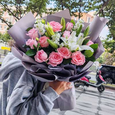 金华11朵戴安娜粉玫瑰百合，与你一起追逐梦想